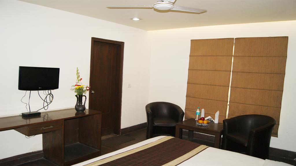 Airport Hotel Daya Capitol New Delhi Ngoại thất bức ảnh