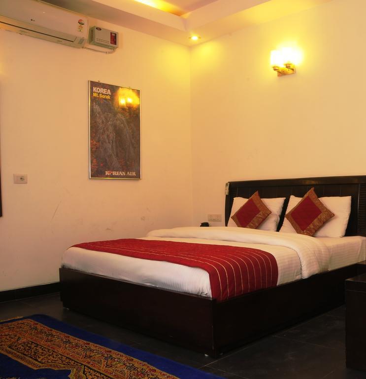 Airport Hotel Daya Capitol New Delhi Ngoại thất bức ảnh
