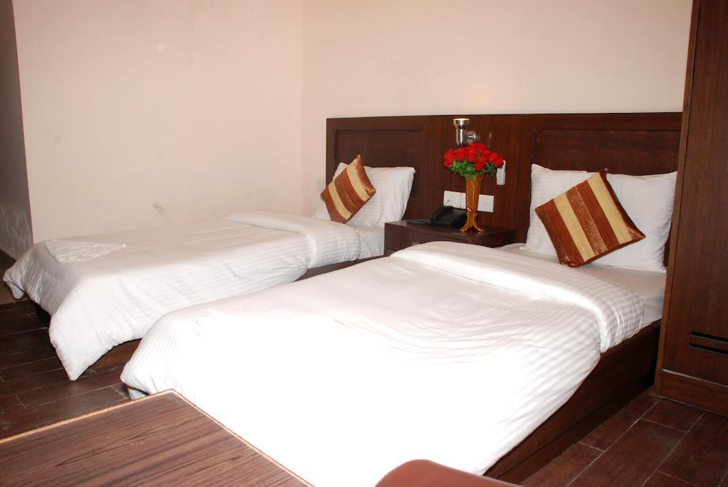 Airport Hotel Daya Capitol New Delhi Ngoại thất bức ảnh