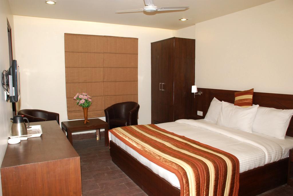 Airport Hotel Daya Capitol New Delhi Ngoại thất bức ảnh