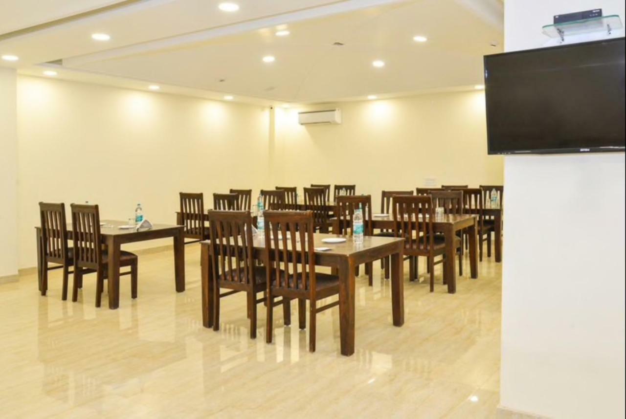 Airport Hotel Daya Capitol New Delhi Ngoại thất bức ảnh