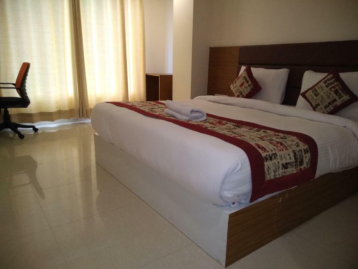 Airport Hotel Daya Capitol New Delhi Ngoại thất bức ảnh